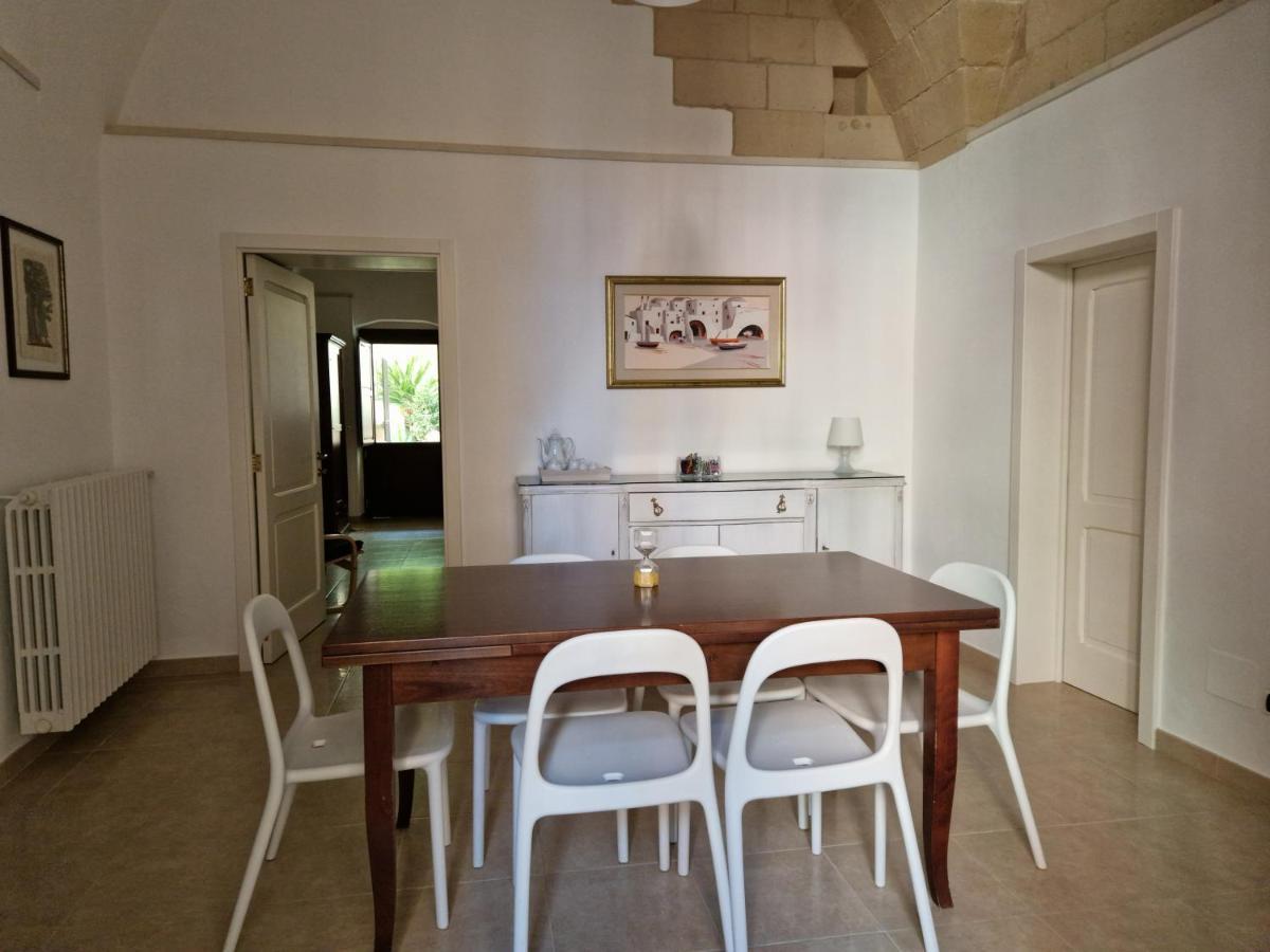 Al Centro Di Le Due Rose-con Patio Privato Apartamento Lecce