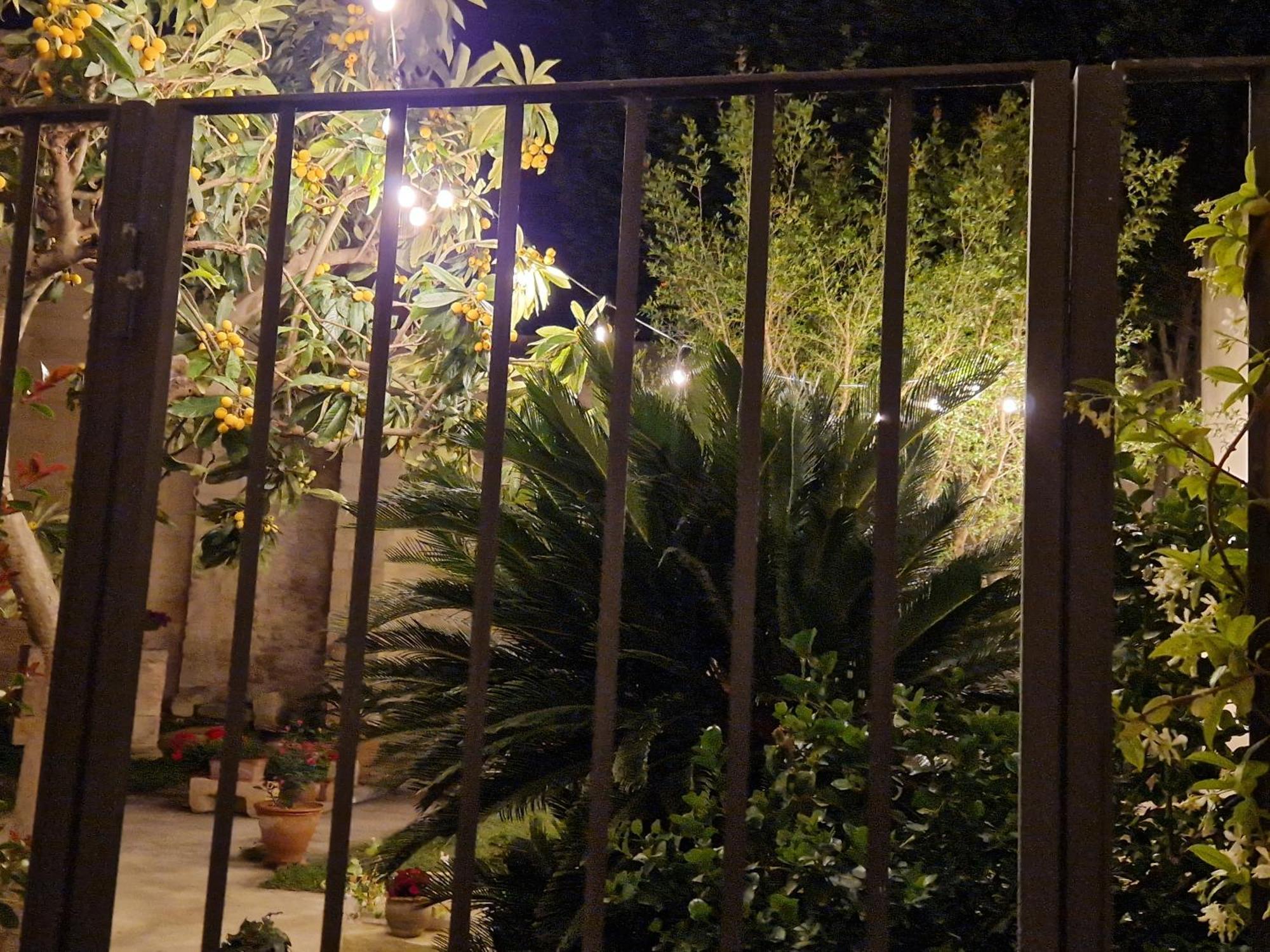 Al Centro Di Le Due Rose-con Patio Privato Apartamento Lecce